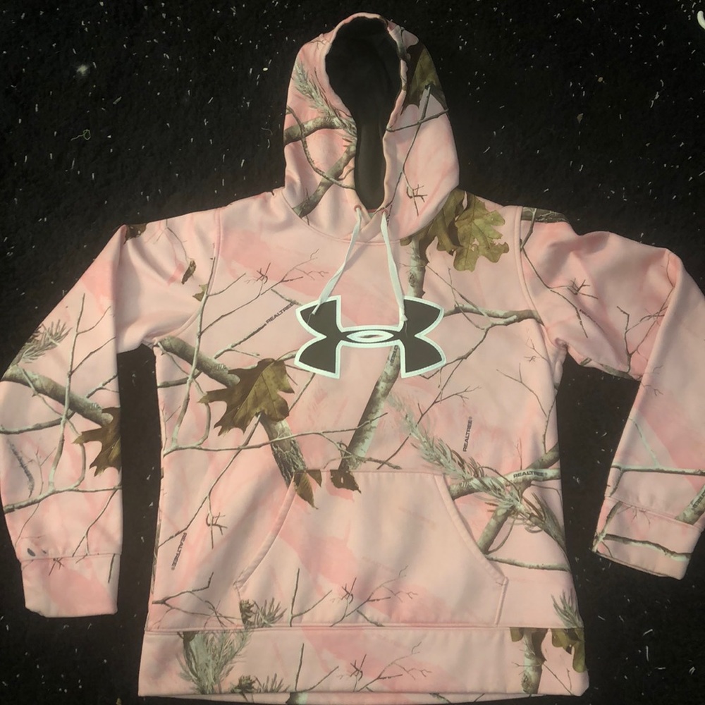 UNDER ARMOUR real tree sweatshirt